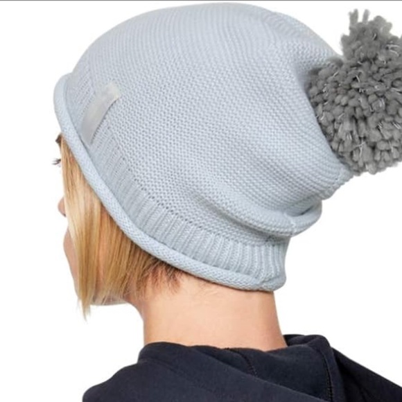 Under Armour Essential Pom Beanie - Picture 1 of 6
